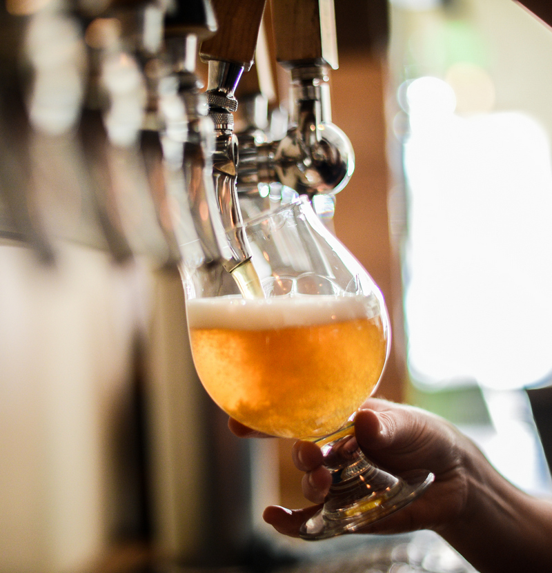 BA brewpub pour